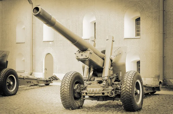 Old army artillery cannon. — Stock Photo, Image