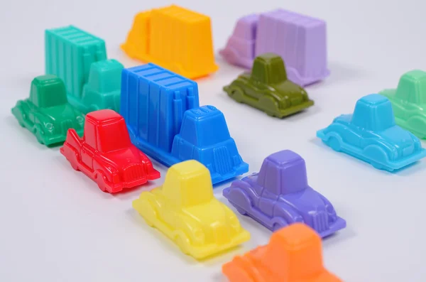 Carros de brinquedo de plástico colorido . — Fotografia de Stock