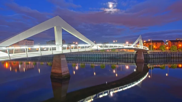 グラスゴーのクライド川にかかる橋 — ストック写真