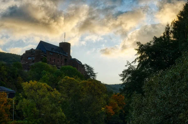 Historyczny Zamek Heimbach Wschodzie Słońca — Zdjęcie stockowe