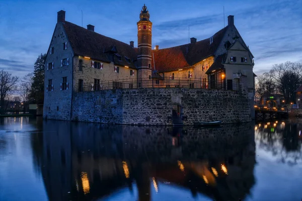 Castillo Amarrado Luedinghausen Por Noche —  Fotos de Stock