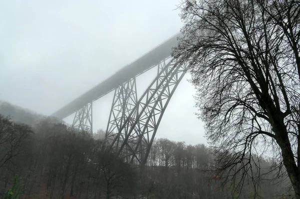 Historische Eisenbahnbrücke Brückenpark Solingen — Stockfoto