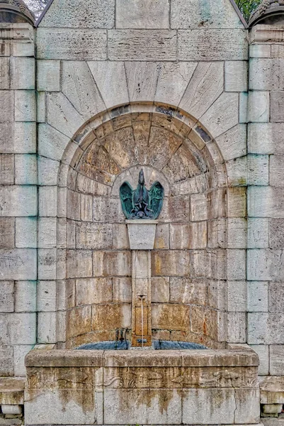 Historischer Brunnen Mit Pelikan Skulptur Essen — Stockfoto