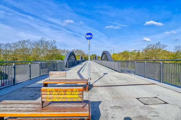 Trilho Bicicleta Uma Antiga Ponte Ferroviária Mulheim Ruhr — Fotografia de Stock