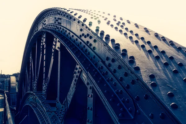 マルハイム ルールの歴史的鉄道橋の弧 — ストック写真