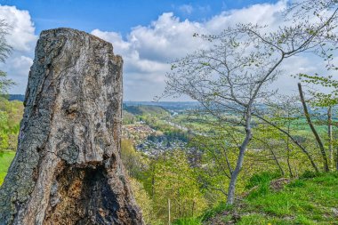 Isenberg dağından Hattingen yakınlarındaki Ruhr vadisine bak.