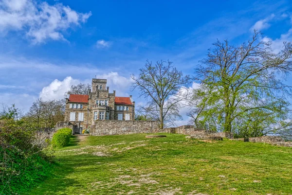 Hof Einer Mittelalterlichen Burganlage Auf Dem Isenberg Bei Hattingen — Stockfoto