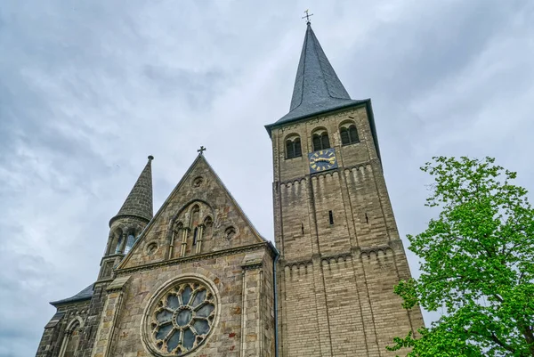 Mettmann 'ın tarihi merkezinde eski bir kilise.