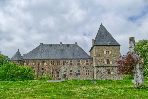 Όμορφη Ιστορική Moated Κάστρο Στο Hattingen Kemnade — Φωτογραφία Αρχείου