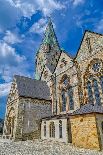 Kirchturm Des Historischen Doms Der Paderborner Altstadt — Stockfoto