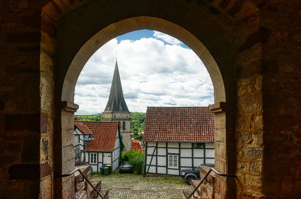 Vue Travers Une Arche Dans Centre Historique Warburg — Photo