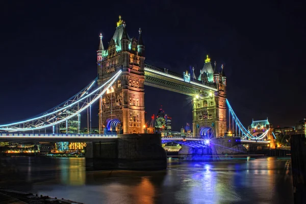 Tower Bridge at night — Stock Photo, Image