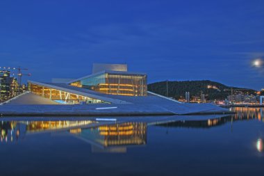 Oslo opera binası