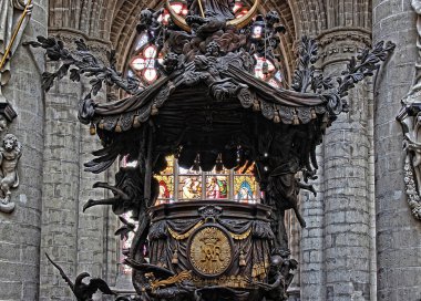 Brüksel'deki St. Michel