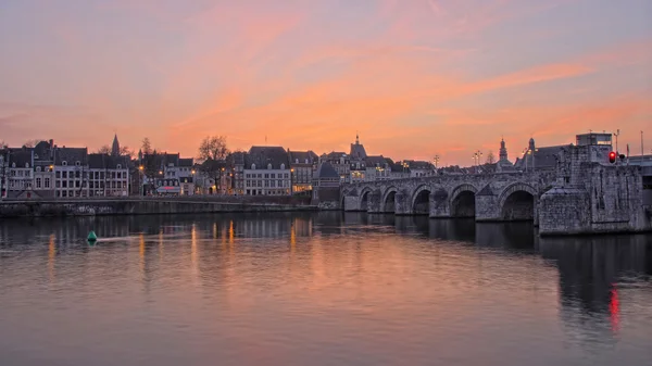 Solnedgång i Maastricht — Stockfoto