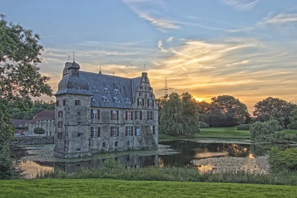 Moated castle Bodelschwingh — Stock Photo, Image