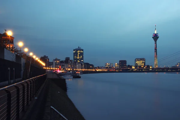 Duesseldorf Rhine promenade — Stock Photo, Image