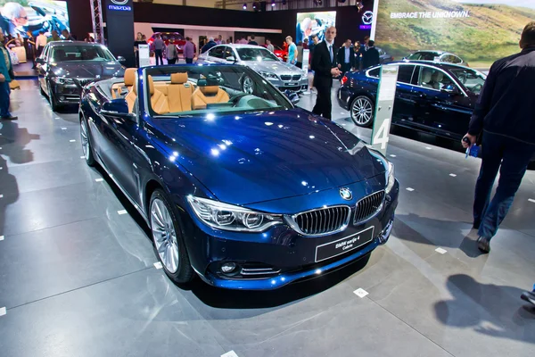 BMW 4 coches de cabrio de la serie presentados en exhibición — Foto de Stock