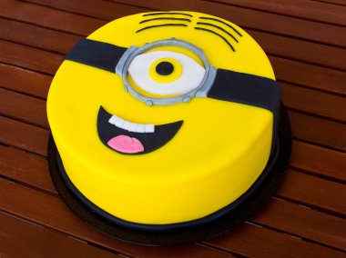 minion birthday cake