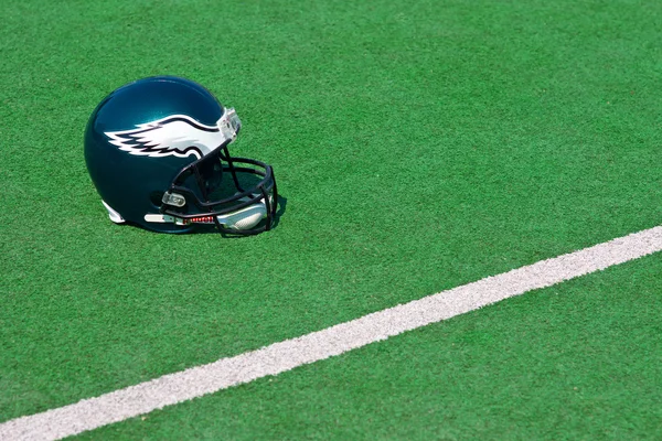 Filosofáguilas casco de la NFL —  Fotos de Stock