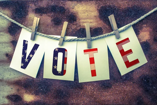 投票概念固定卡和铁锈 — 图库照片