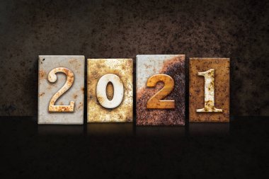 2021 yılı eski moda mektup baskı tipiyle yazılmış..