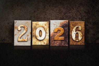 2026 yılı eski moda mektup baskı tipiyle yazılmış..