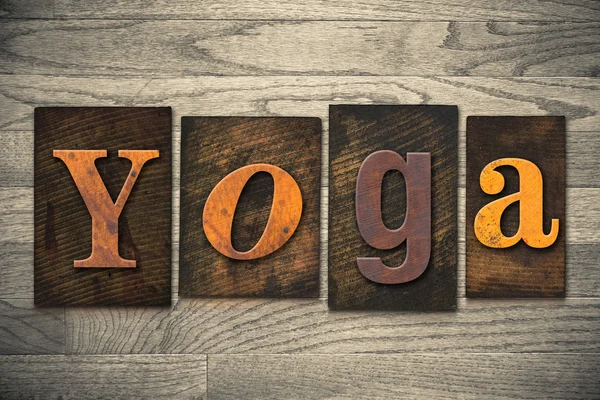 Concept de yoga Letterpress en bois Type — Photo