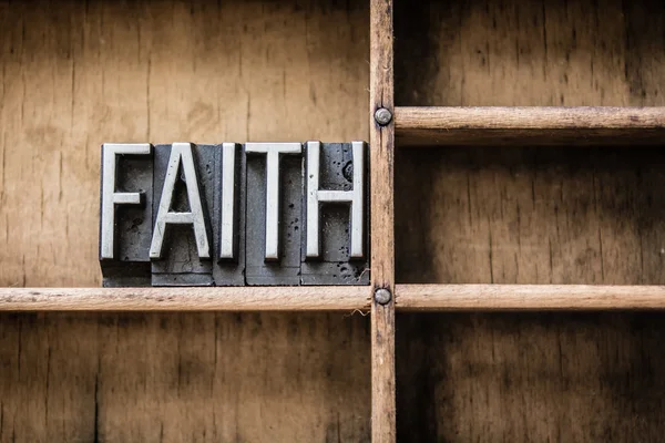 Tipo de tipografía de fe en cajón —  Fotos de Stock