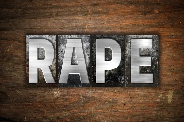 Концепція зґвалтування Тип металевої літери — стокове фото