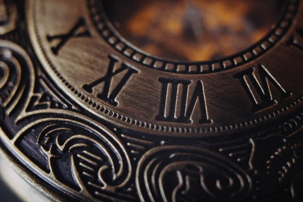 Ретро Кишеньковий Годинник Римськими Цифрами Макро Поняття Часу — стокове фото