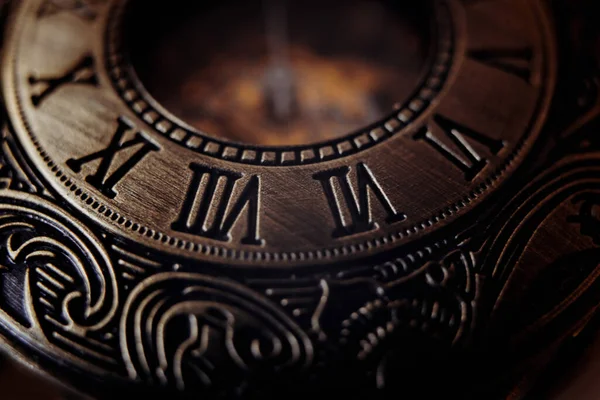 Ретро Кишеньковий Годинник Римськими Цифрами Макро Поняття Часу — стокове фото