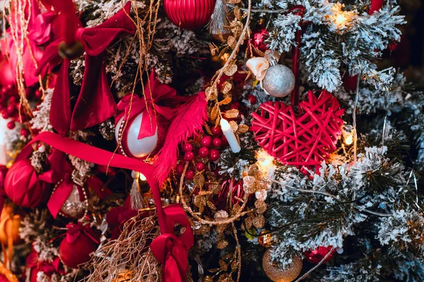 Noel Ağacı Oyuncakları Arka Planı Kırmızı Kalp — Stok fotoğraf