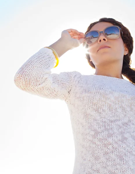 Attractive young woman — Stock Photo, Image