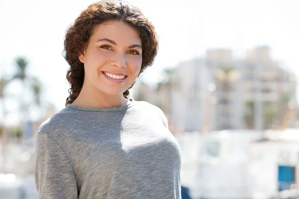 Beautiful young woman — Stock Photo, Image