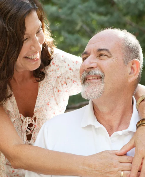 Happy tourists couple — Stockfoto