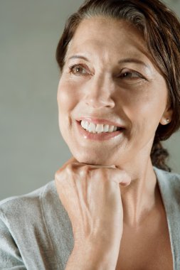 çekici bir kadın portresi