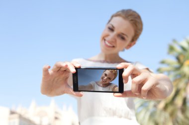 girl take selfies photos of herself