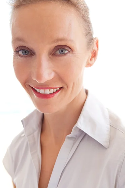 Portrait of a senior mature healthy woman — Stock Photo, Image