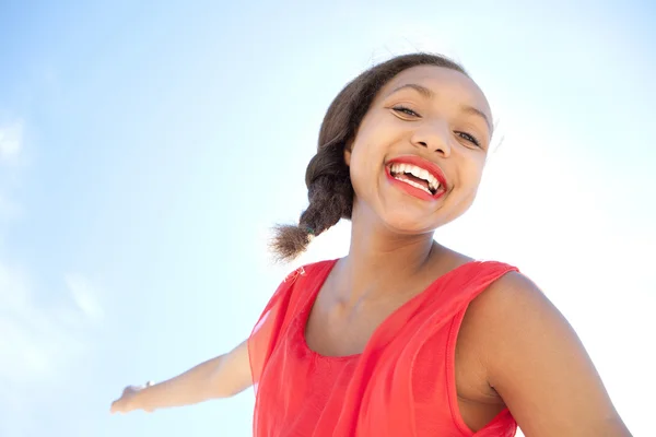 Teenager girl enjoying a sunny summer day — Stock Photo, Image