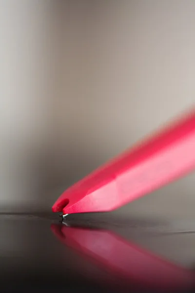 Record player with a needle touching — 图库照片