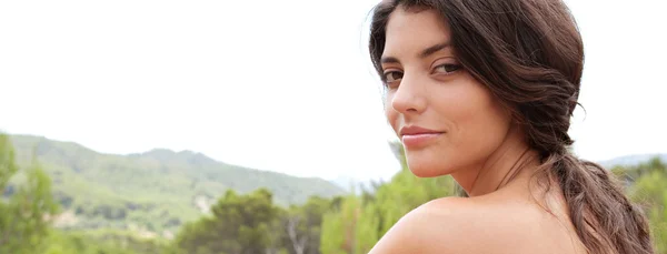 Young woman relaxing in the forest mountains — Stock Photo, Image