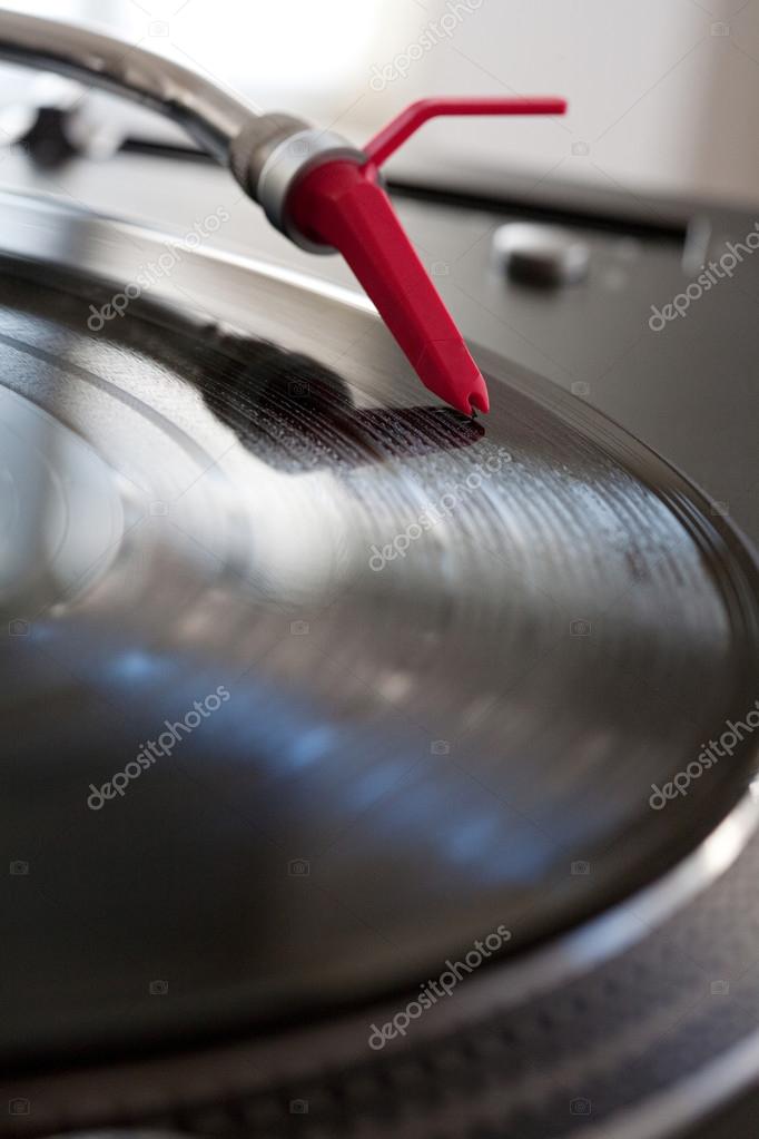 hierarki debat Halloween Record player with a needle touching Stock Photo by ©mjth 79458452