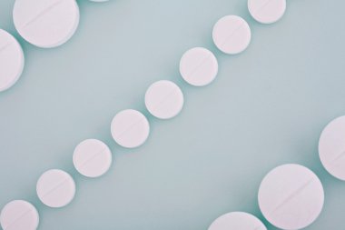 different sizes medicine white pills