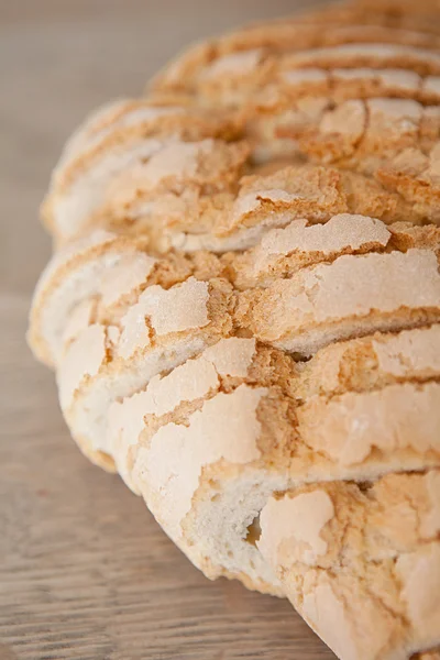 Домашняя выпечка буханка белого хлеба — стоковое фото