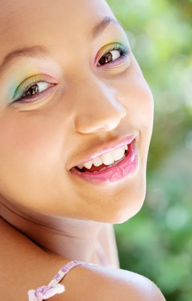 Retrato de belleza de una joven cara de niña —  Fotos de Stock