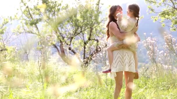 Mother and daughter hugging — Stock Video