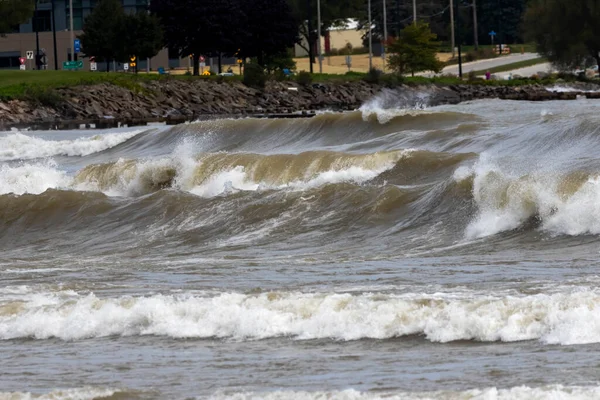 威斯康星州密歇根湖上的波浪 — 图库照片