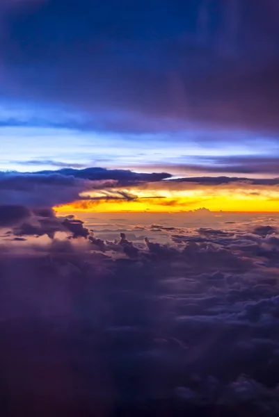 คลาวด์สเคปตอนพระอาทิตย์ตก — ภาพถ่ายสต็อก