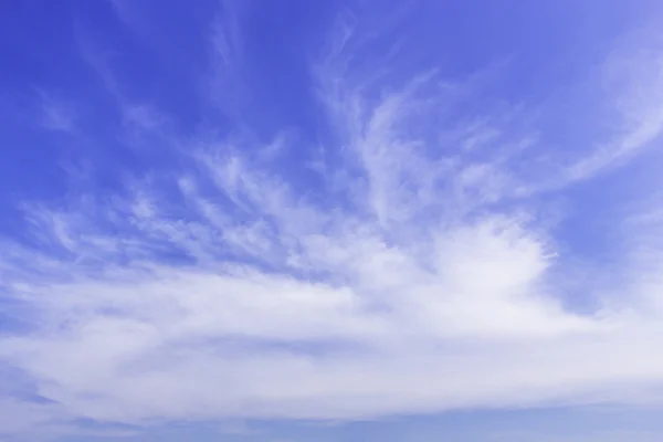 Ciel bleu et nuages — Photo